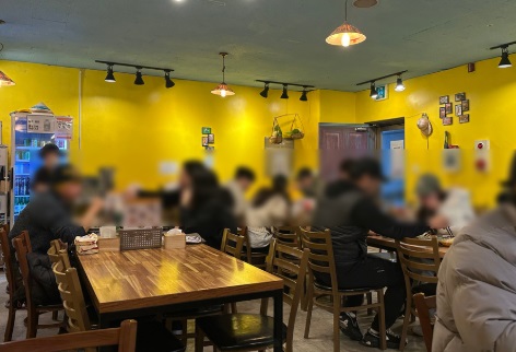 Quán Việt Nam khách xếp hàng dài chờ ăn phở ở Hàn Quốc