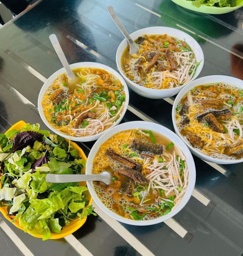 Lạ miệng với món bún thang lươn Hưng Yên