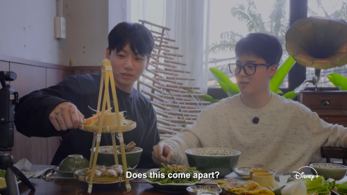 Sốc: Jungkook – Jimin (BTS) mê ẩm thực Việt tới mức gọi 9 món trong một bữa