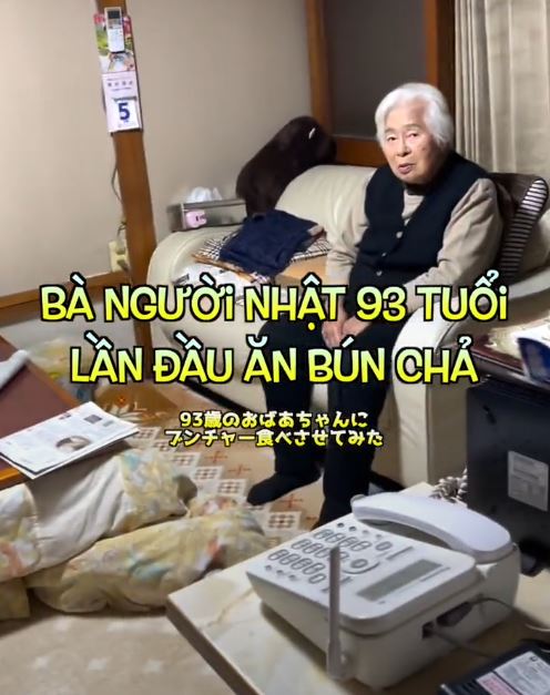 Cụ bà Nhật Bản lần đầu ăn bún chả 3