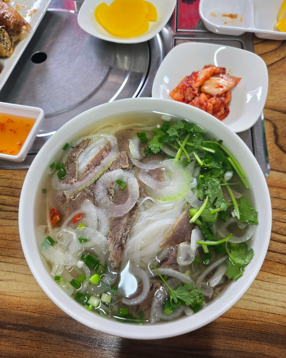 Tô phở truyền thống nước dùng thanh ngọt tại HA ANH Pocheon