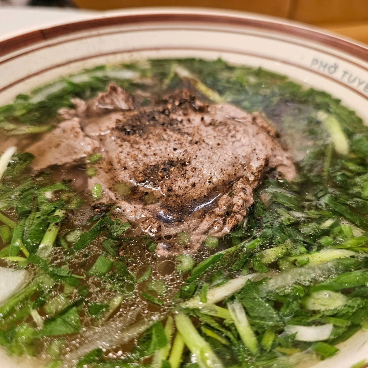 Tô phở thơm ngon nước dùng đặc biệt tại PHO TUYEN DALAT